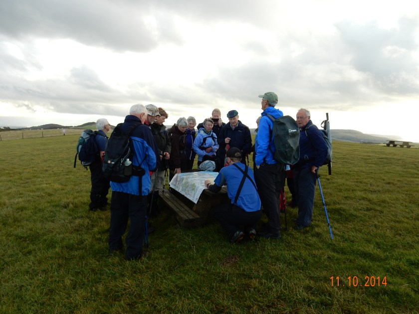 Floss briefing the group at the start of the walk