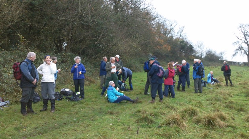 An early coffee stop for the large group on the walk.