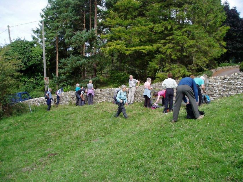 Group stopping for coffee/drinks early in the walk.